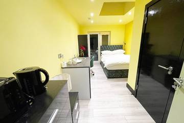 Apartment for 2 People in Harrow, London, Photo 1