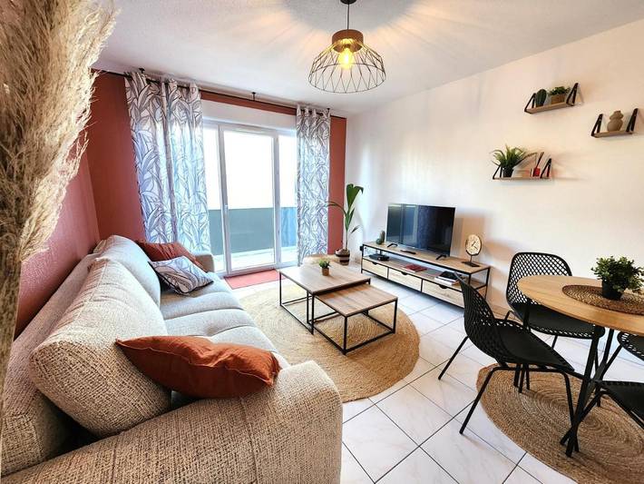 Location de vacances pour 4 personnes, avec Terrasse et Piscine à Bègles