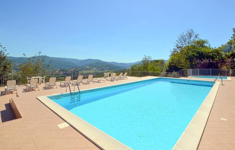 Appartamento intero, Accogliente appartamento con piscina e parcheggio - Citerna 1 km in Citerna, Valtiberina