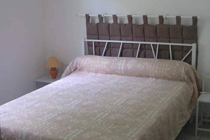 Location de vacances pour 4 personnes, avec piscine ainsi que terrasse et jardin à Saint-Alban-Auriolles - 2