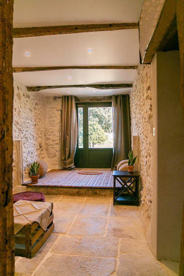 Location de vacances pour 6 personnes, avec vue et jardin à Saint-Pantaléon-les-Vignes - 3