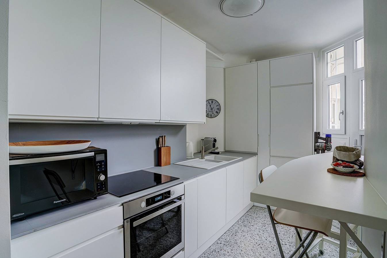 Appartamento intero, Bright Etoile    Bright 2 bed close to Eiffel Tower Arc the Triomphe et Champs Elysees in Torre Eiffel, Parigi