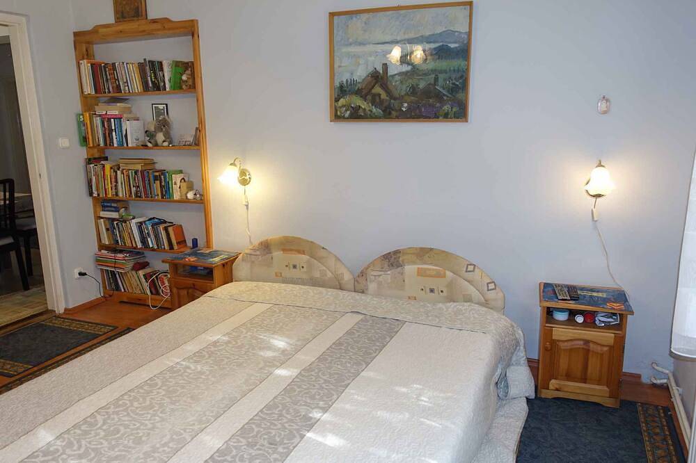 Ferienhaus mit Garten und Terrasse in Zentrumsnähe in Szabadifürdő, Siofok