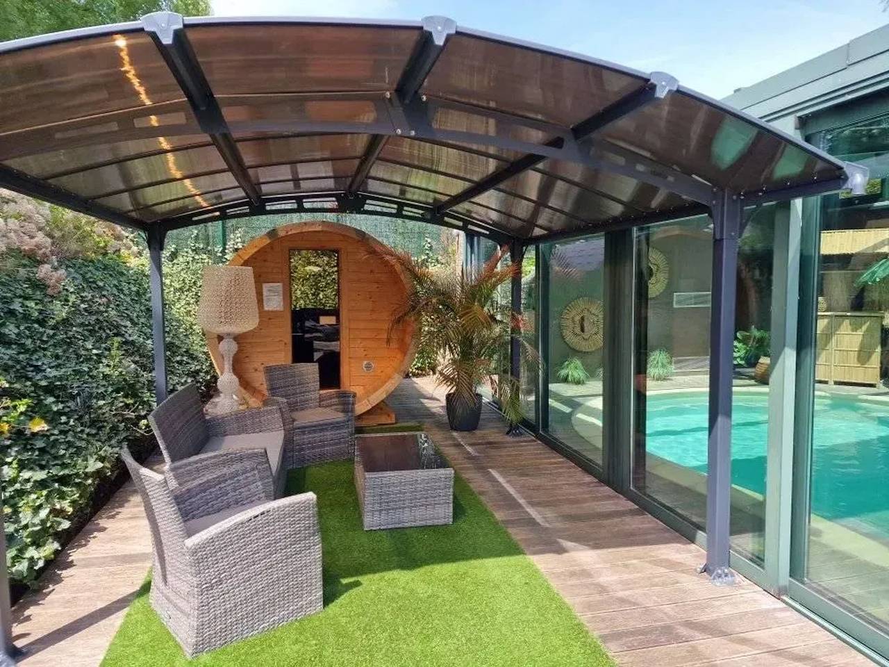 Villa with Private Pool in Hamois 350 m² in Hamois, Namur (region)