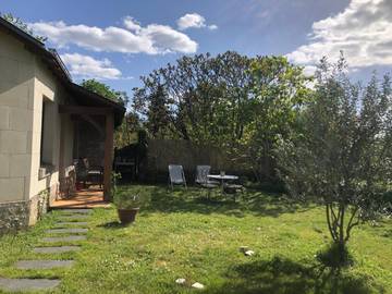 Chambre d’hôte pour 2 personnes, avec terrasse et jardin à Souzay-Champigny