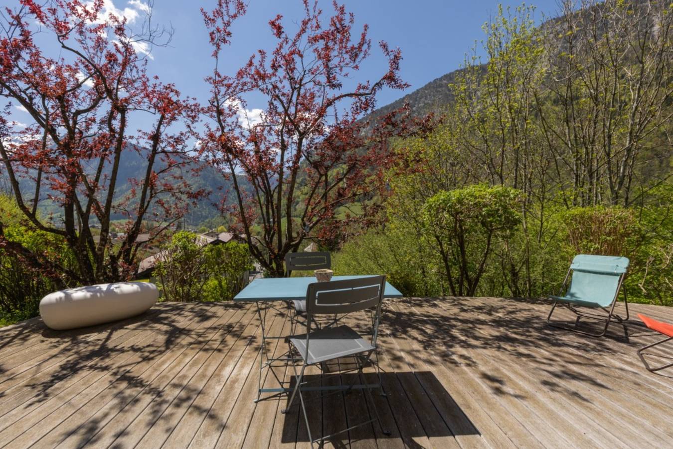Ganze Wohnung, Ferienwohnung „La Tour 74“ mit Bergblick, privater Terrasse und Wlan in Thônes, Annecy und Umgebung