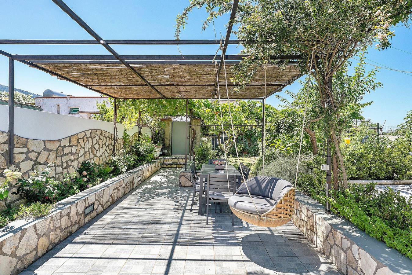 Appartamento intero, Appartamento 'La Primavera' con Vista Montagna, Wi-Fi e Aria Condizionata in Anacapri, Napoli e dintorni