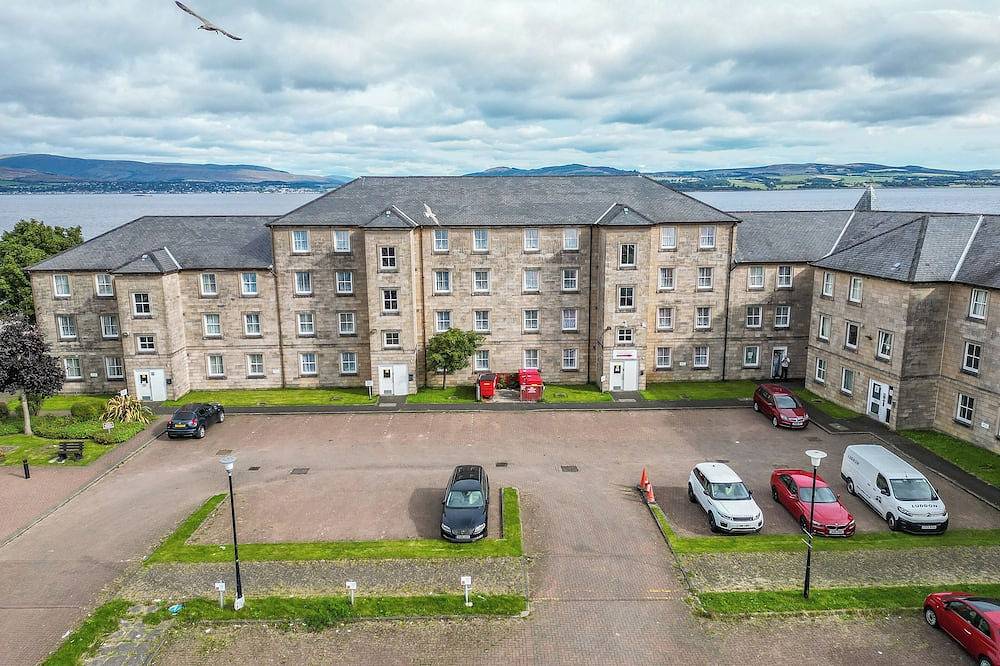Ganze Wohnung, 6 Bedroom Self Contained Hostel Unit in Inverclyde