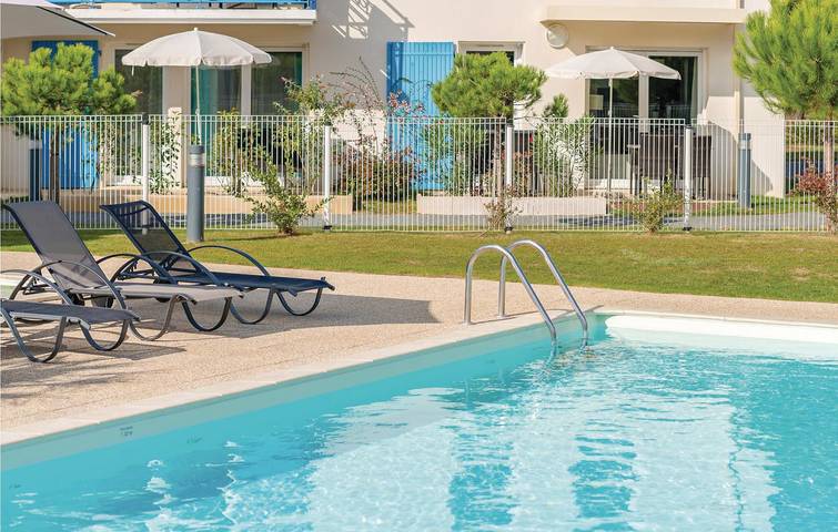 Appartement de vacances entier, Appartement au bord de la piscine avec parking et WiFi in Saint-Palais-sur-Mer, Côte de Beauté