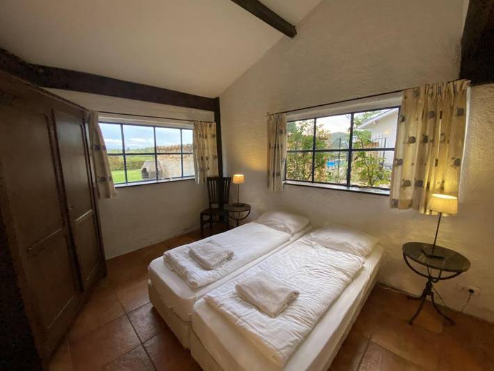 Location de vacances pour 8 personnes, avec jardin ainsi que terrasse et piscine à Prayssac - 4