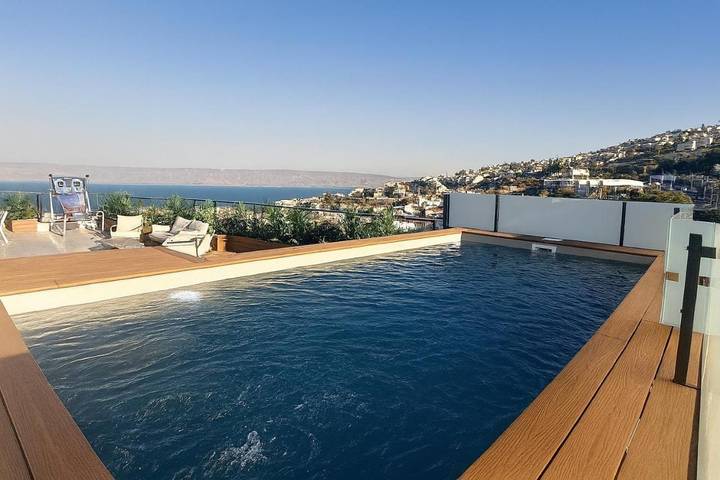 Gîte pour 8 personnes, avec piscine et jardin ainsi que vue sur le lac et vue à Tibériade