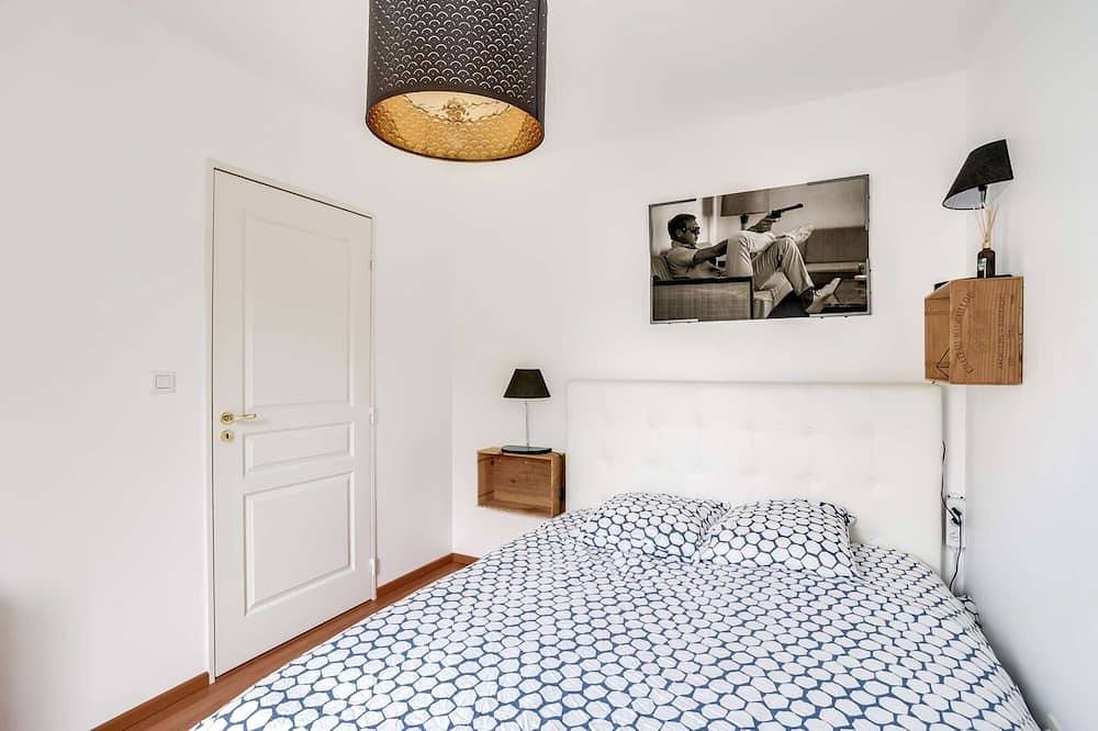 Entire apartment, Votre Escale - Le Petit Montmartre in Niort, Niort region