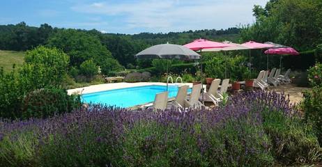Gîte pour 7 personnes, avec jardin ainsi que piscine et vue, adapté aux familles à Frayssinet-le-Gélat
