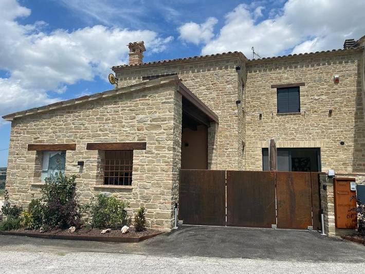 Ferienwohnung für 5 Personen, mit Terrasse und Ausblick in Cingoli