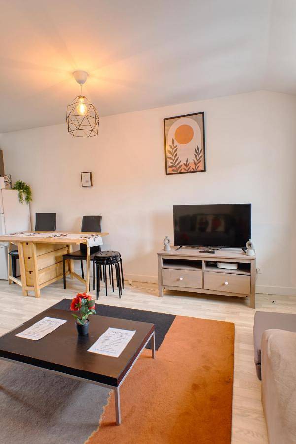 Gîte pour 9 personnes, avec terrasse à Bobigny - 4