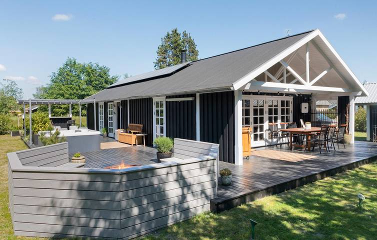 Ferienhaus für 8 Personen, mit Garten und Terrasse sowie Whirlpool und Sauna in Kramnitse - 2