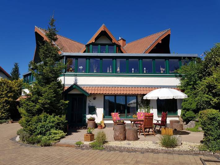 Ferienwohnung für 4 Personen, mit Terrasse und Garten sowie Sauna und Seeblick in Vöhl