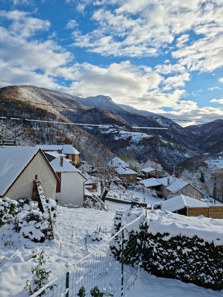 Gîte pour 10 personnes, avec jardin et terrasse à Sengouagnet