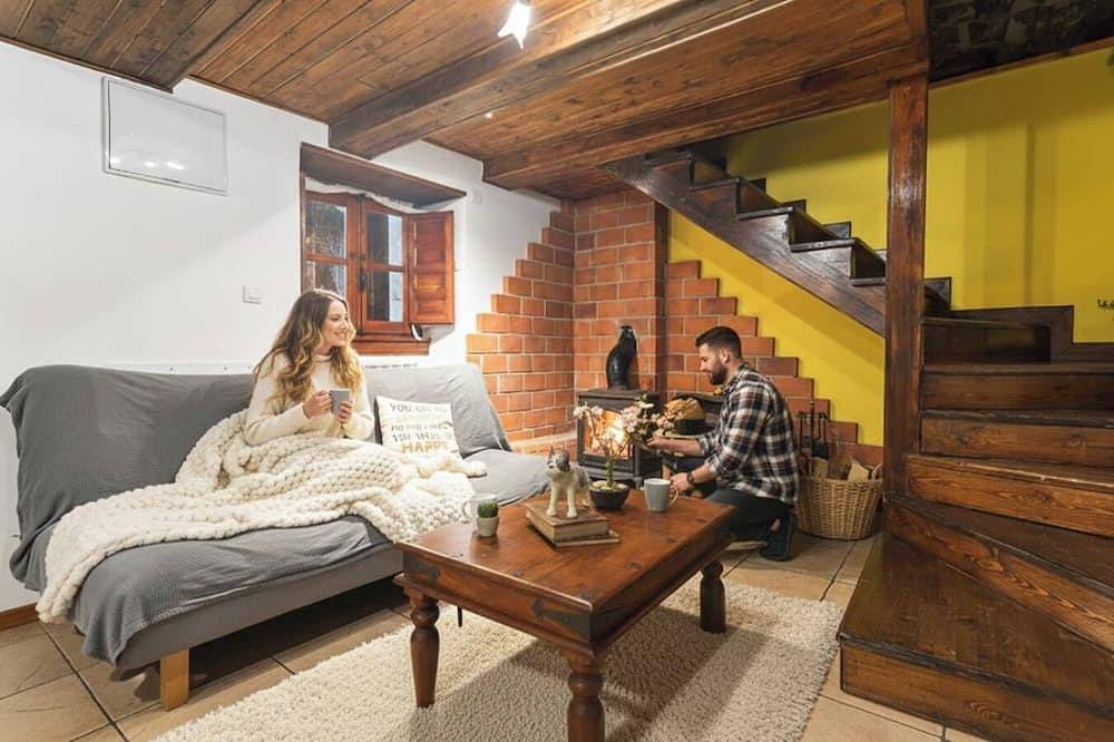 Congosta, casita romántica con jacuzzi privado en las montañas in Páramo, Teverga