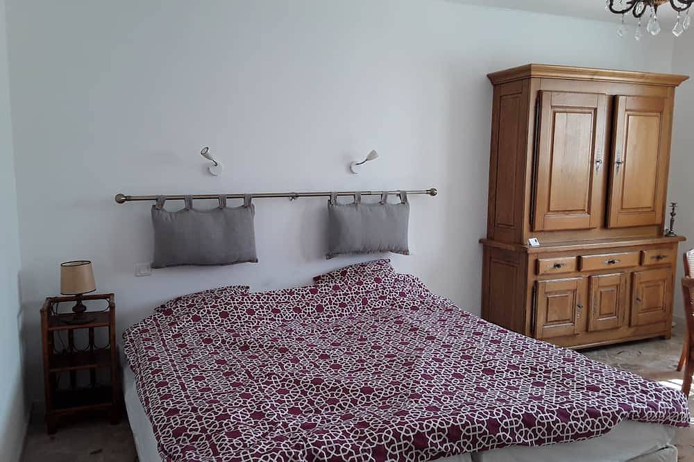 B&B 3 personnes...... in Bagnols-en-Forêt, Côte méditerranéenne (France)