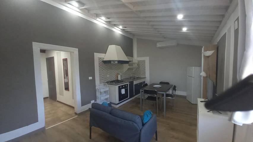 Gîte pour 2 personnes, avec vue ainsi que piscine et jardin, animaux acceptés à Sarzana