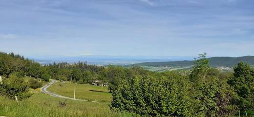 Gîte pour 8 personnes, avec jardin et vue à Véranne