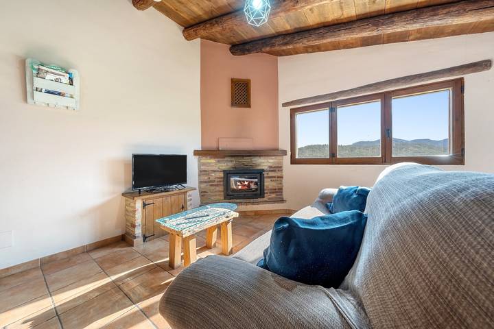 Landhaus 'La Sala' mit Bergblick, Gemeinschaftspool und Wi-Fi in Peñarroya de Tastavins, Massis dels Ports