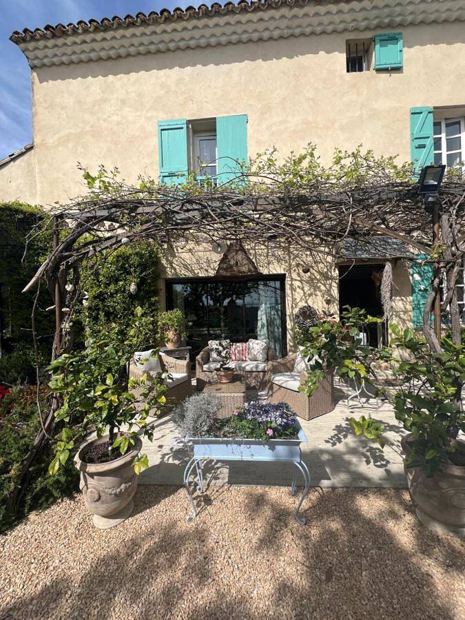 Location de vacances pour 2 personnes, avec jardin ainsi que piscine et vue à Vacqueyras - 2