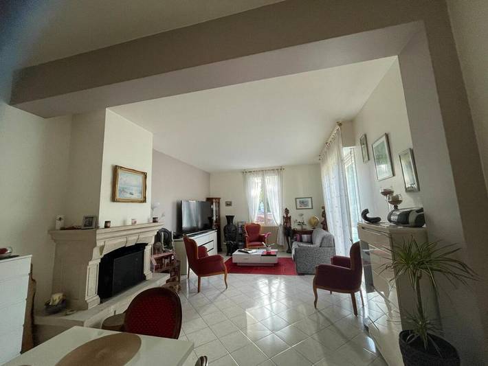 Location de vacances pour 8 personnes, avec piscine et jardin à Guîtres - 4
