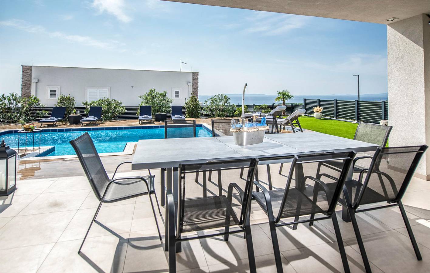 Ferienhaus für 8 Personen mit Terrasse in Gajac, Pag