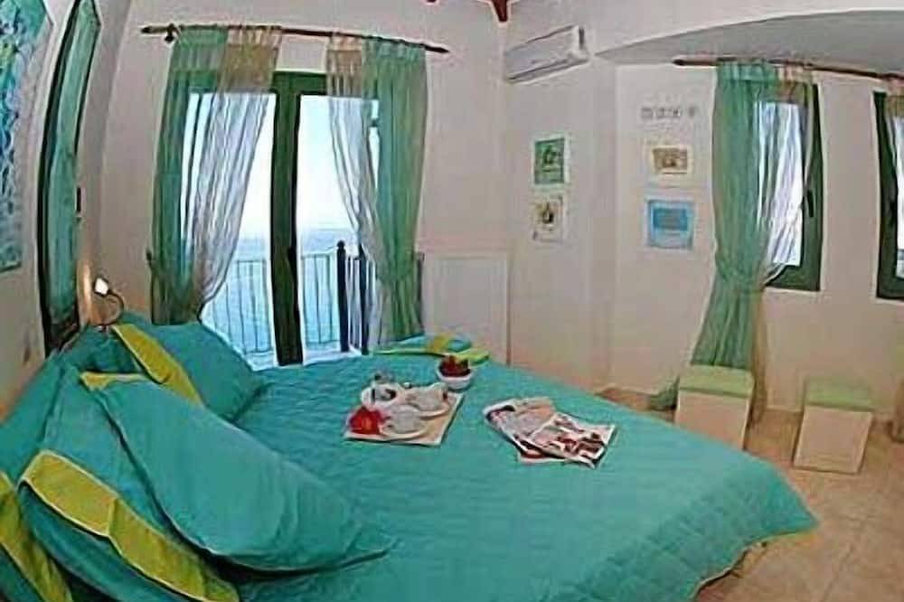 Villa 4, Brio Complex | Star Seafront Villa, Infinity Pool & Jetty | Sleeps 8-10 in Skala, Céphalonie