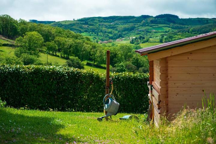 Location de vacances pour 2 personnes, avec piscine ainsi que jardin et balcon à Cenves - 3