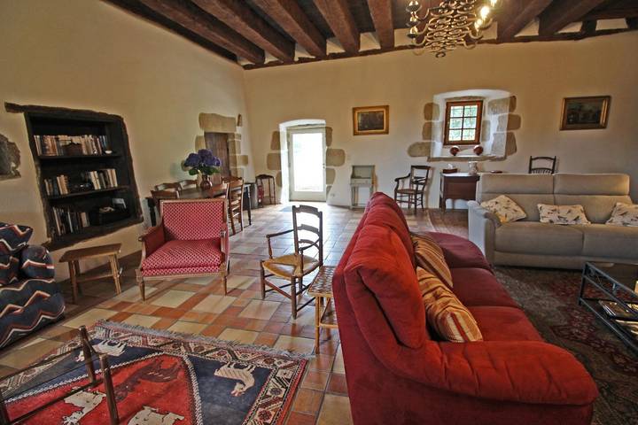 Gîte pour 10 personnes, avec jardin ainsi que piscine et terrasse à Champagnac-la-Rivière - 4