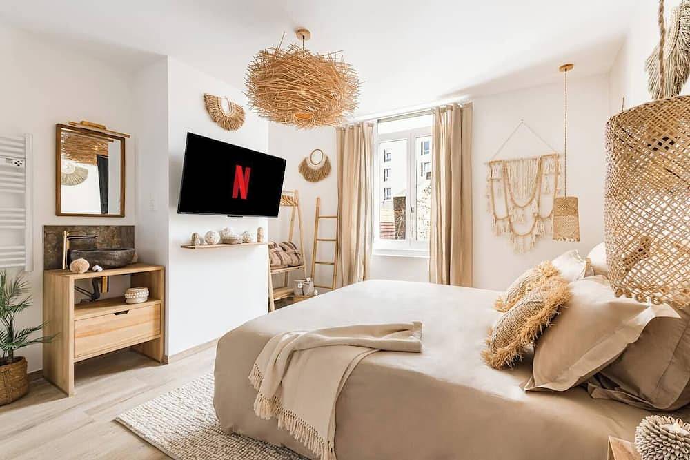 Entire apartment, The Bali Room Balneo Saint Etienne in Saint-Étienne, Loire