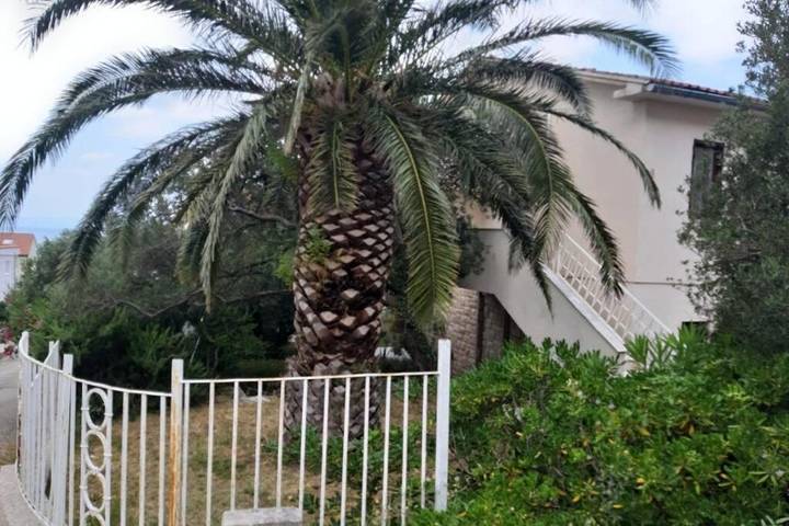 Villa pour 8 personnes, avec jardin et vue à Promajna - 2