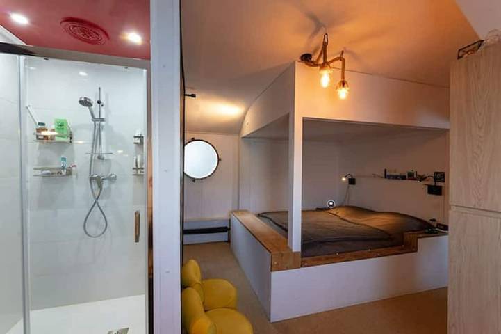 Péniche pour 7 personnes, avec jacuzzi et terrasse, animaux acceptés dans Auvergne-Rhône-Alpes - 3