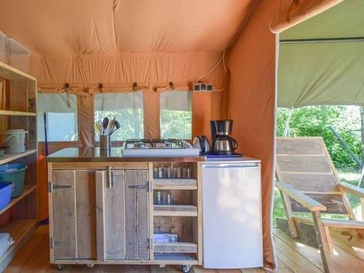 Camping pour 5 personnes, avec bassin pour enfant dans le Lot - 4