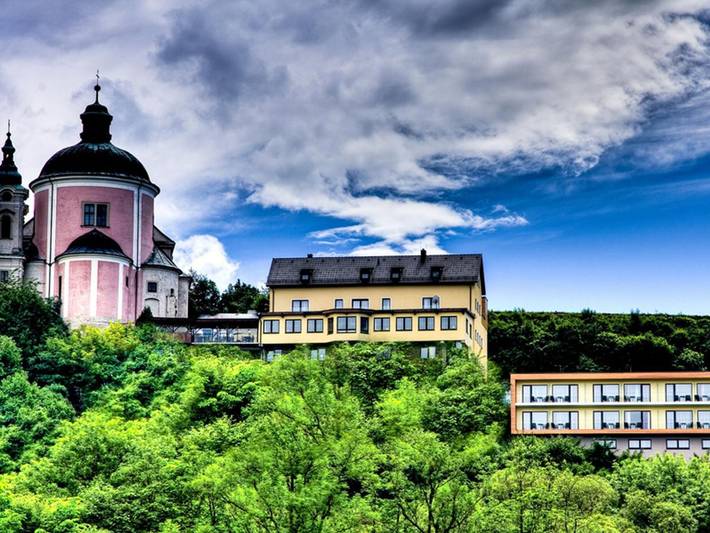 Hotel für 4 Personen, mit Balkon und Terrasse sowie Whirlpool und Garten in Steyr