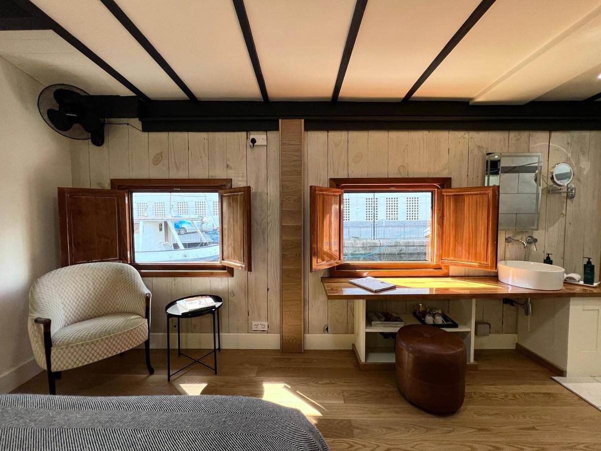 Twin Room with Private Bathroom in Tower Hamlets, London