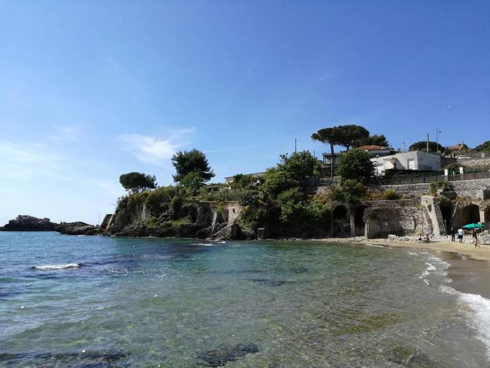 Maison de vacances pour 4 personnes, avec Balcon et Terrasse ainsi que Jardin et Piscine à Gaeta