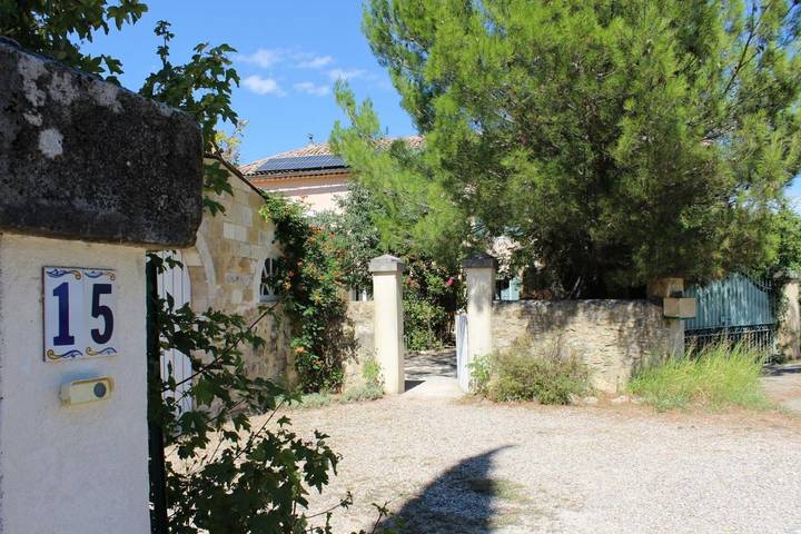 Gîte pour 4 personnes, avec Terrasse ainsi que Jardin et Piscine à Goudargues - 3