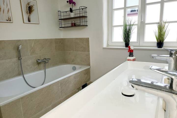 Ganze Wohnung, Pension Kostera 1. Og | 7 Einzelbetten & Parkplatz in Babenhausen, Südhessen