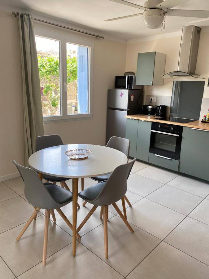 Gîte pour 4 personnes, avec vue et balcon à Puisserguier - 2