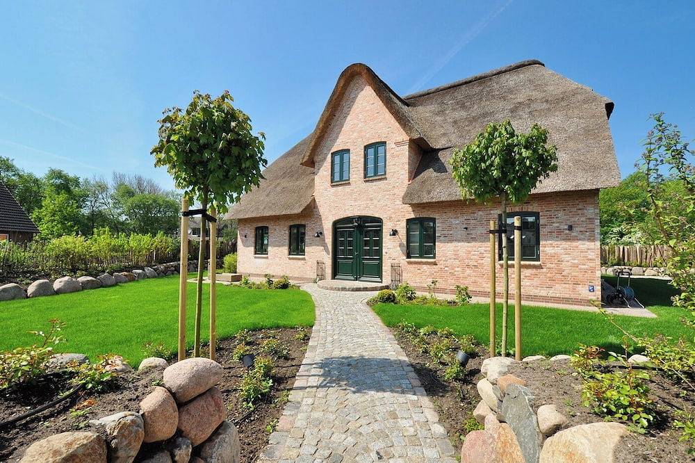 Reetdachhaus \"Das Waalhuus\" – Der Platz für Familie & Freunde in St. Peter-Dorf in St. Peter-Bad, St. Peter-Ording