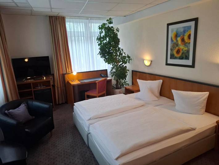 Hotel, mit Terrasse in Birkenwerder