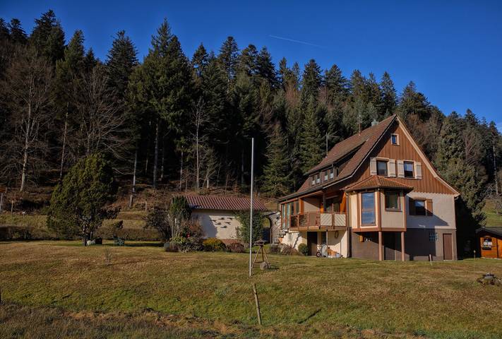 Ferienhaus Enztalblick - Ferienhaus mit Garten, 3 Schlafzimmer, max. 6 Personen in Enzklösterle, Nordschwarzwald