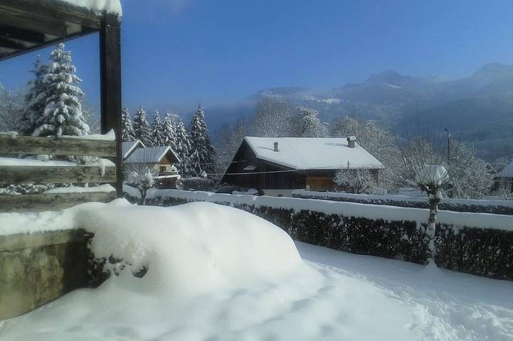 Gîte pour 5 personnes, avec piscine à Saint-Jeoire