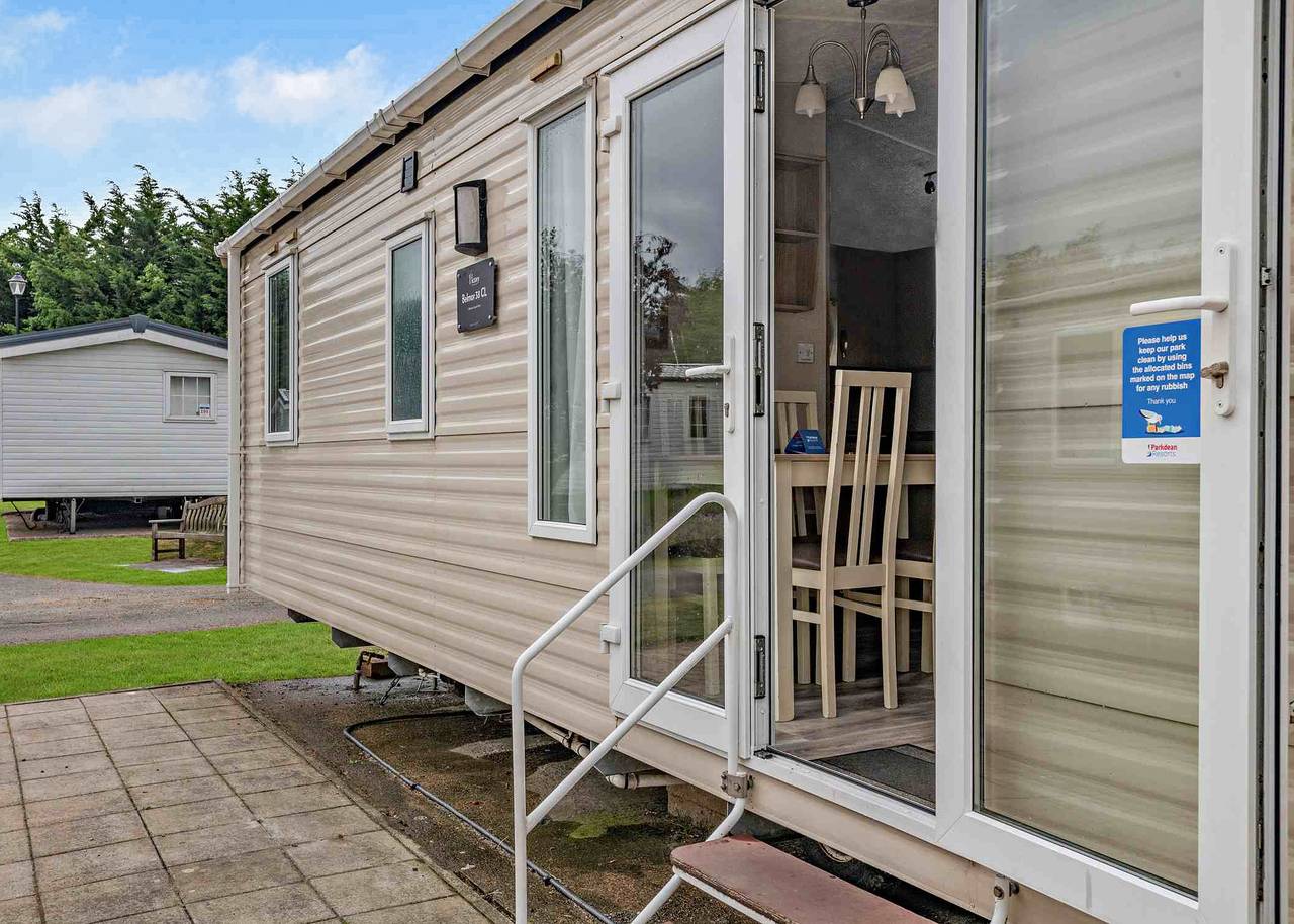 Gold Premium Caravan with parking & decking in Great Yarmouth, The Broads