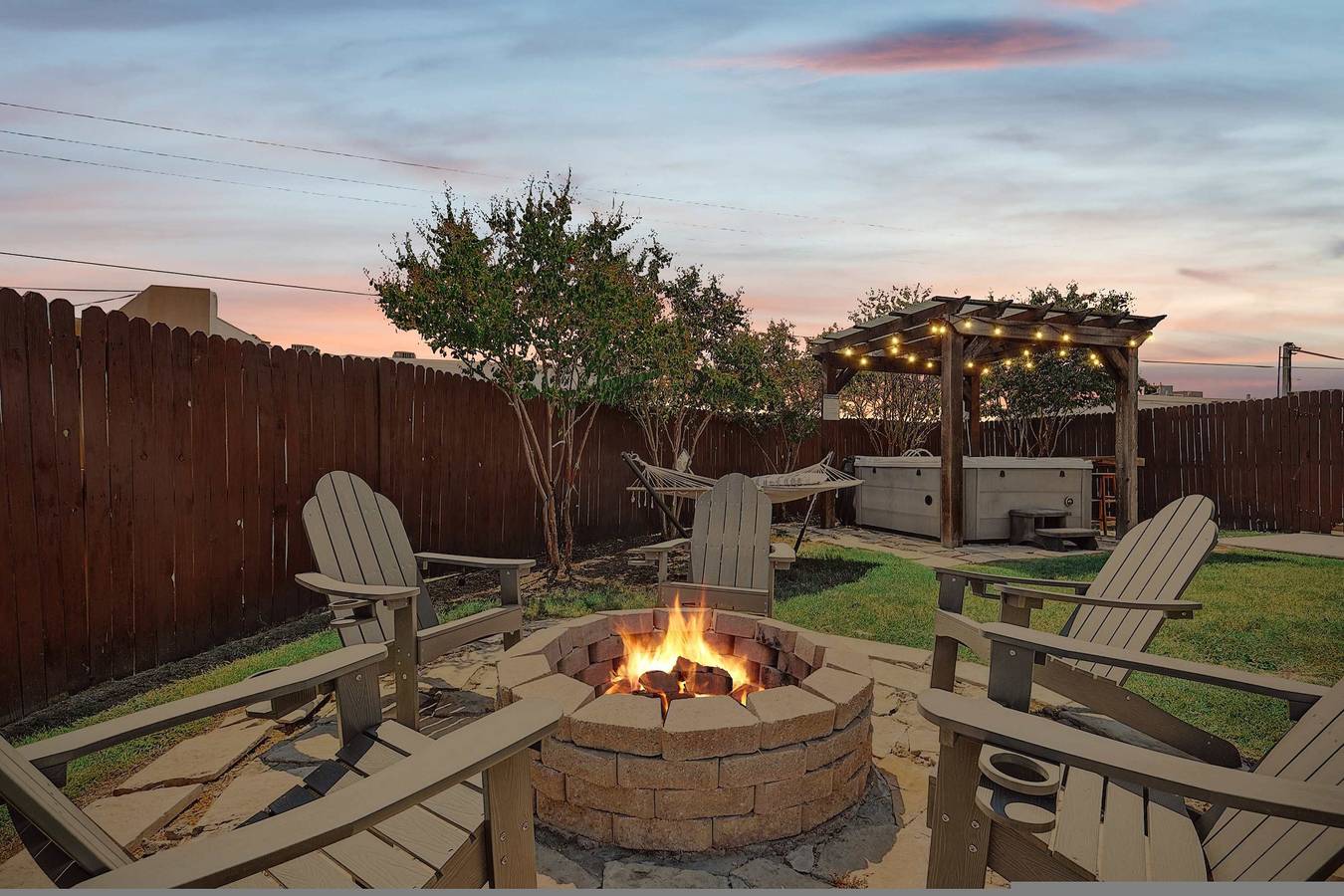 Vacation Rental for 12 Guests in Plano, Collin County