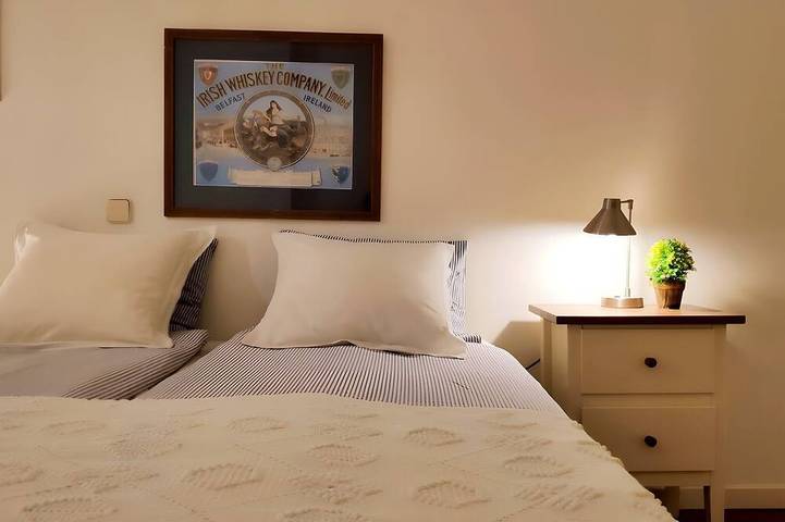 Entire apartment, Rambla-Plça Catalunya 2Br, monthly stays -R.H in Barcelona Centre, Barcelona
